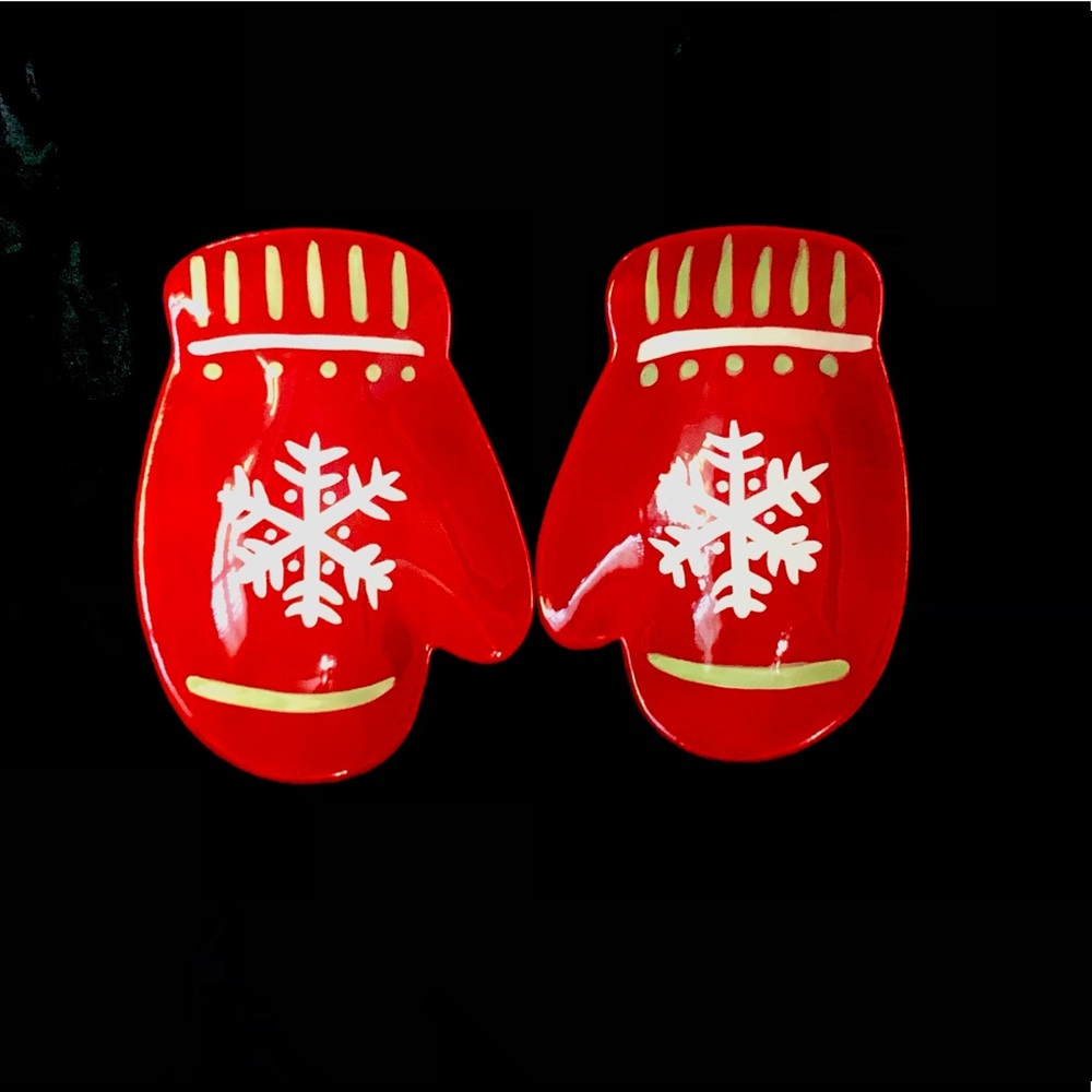NWT Mitten Serving Dishes, Hallmark, Set of 2
